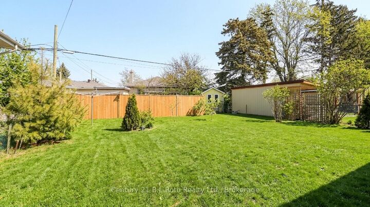 Photo de la propriété: 156 The Westway N/A ON M9P 2C1