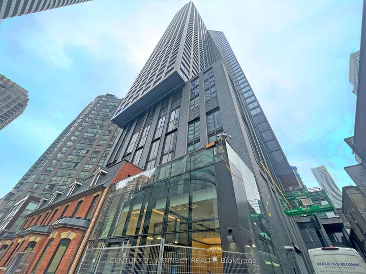 Property Photo:  8 Wellesley Street W 2911  ON M4Y 0J5 