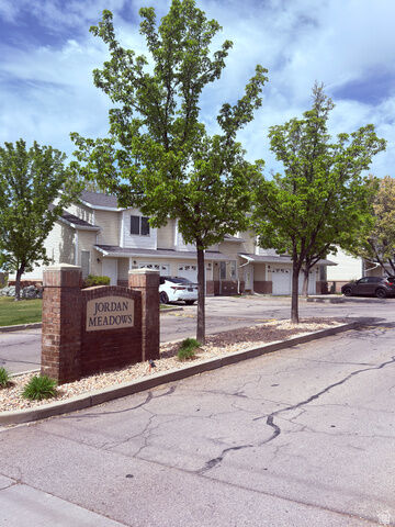 Property Photo:  1443 W Vironcia Way S  UT 84119 