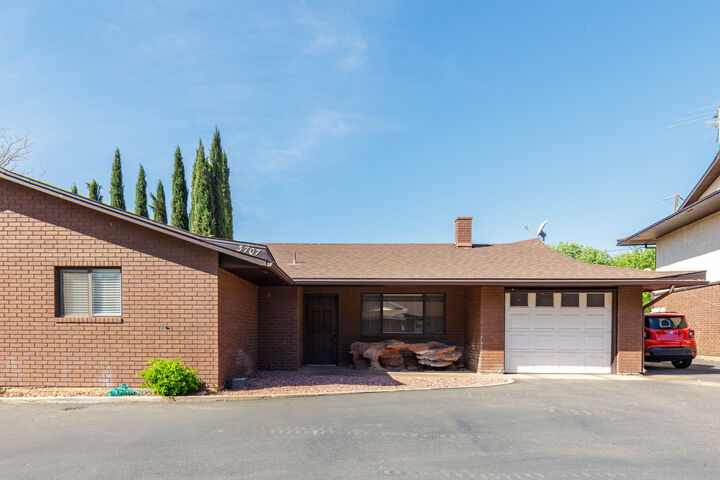 Property Photo: 3707 W Gates Cir UT 84765