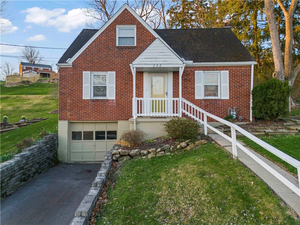 Property Photo:  202 Melrose Place  PA 15241 