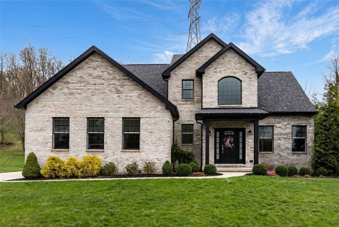 Property Photo:  2547 Forest Brook Dr  PA 15241 