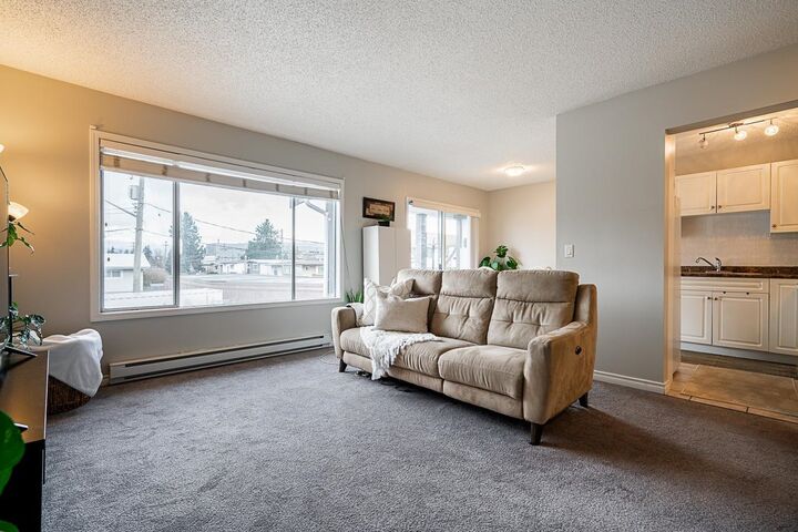 Property Photo:  46260 Harford Street 6  BC V2P 2W3 