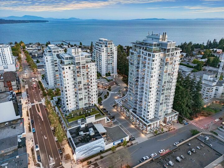 Property Photo: 15152 Russell Avenue 1905 BC V4B 0A3