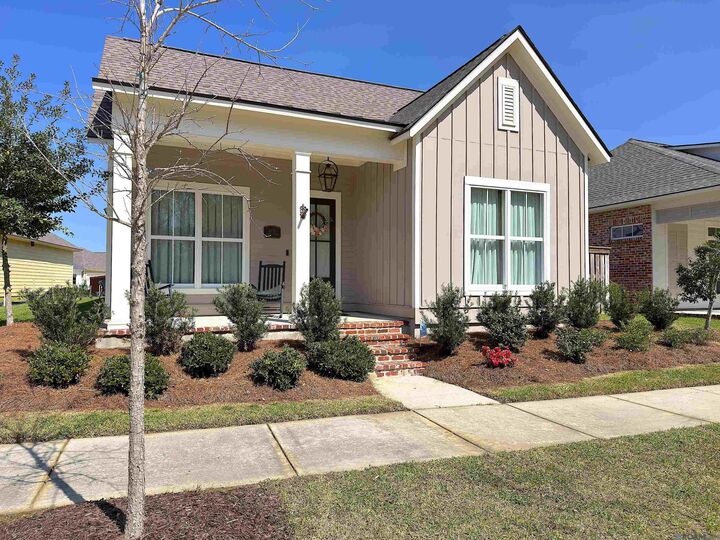 Property Photo:  4051 Memorial Square  LA 70791 