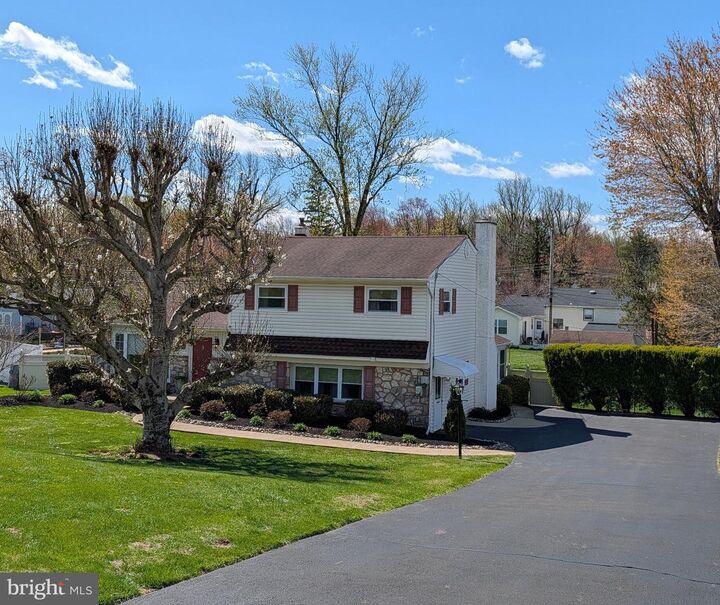 Property Photo: 194 Fairhill PA 18966