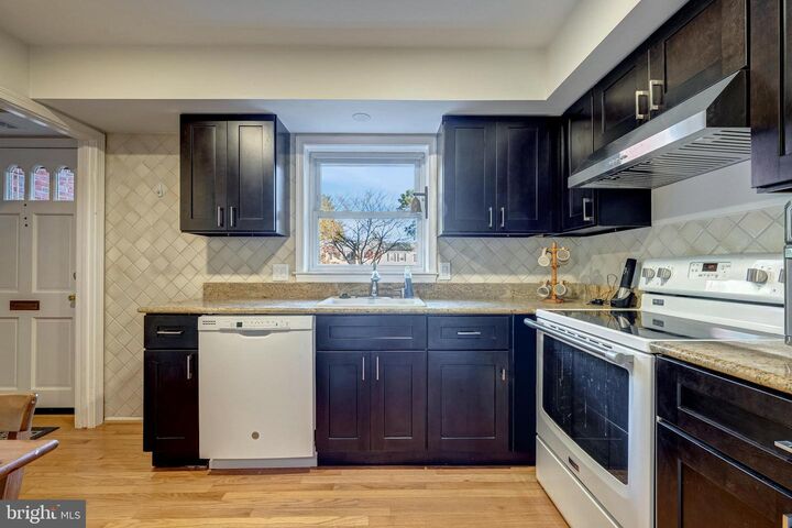 Property Photo:  7779 Tiverton Drive  VA 22152 