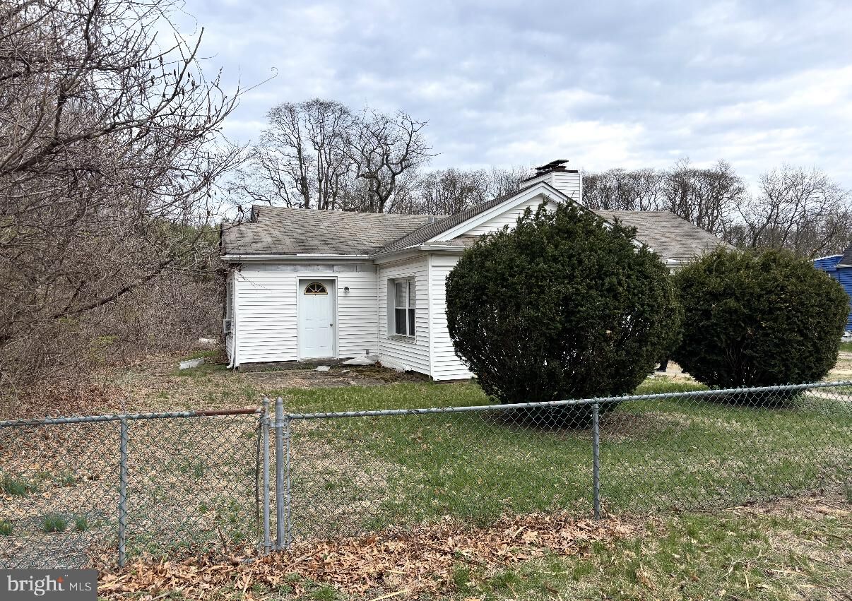 Property Photo:  936 Savage Avenue  NJ 08090 