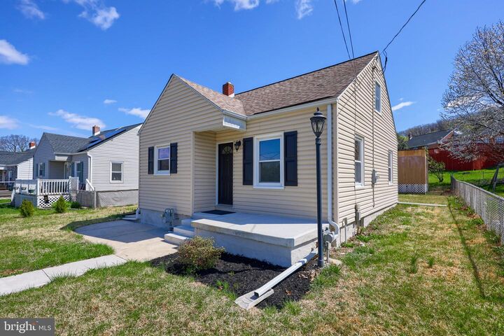 Property Photo:  2581 Mayfield Street  PA 17406 