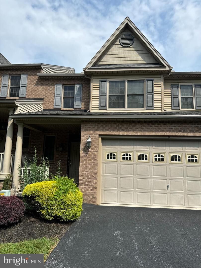 Property Photo:  18 Kingswood Drive  PA 17339 
