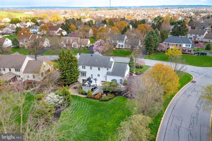 Property Photo:  1100 Sunwood Lane  PA 17601 