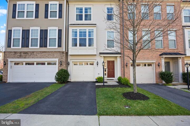 Property Photo:  11903 Waterton Lake Lane  VA 20136 