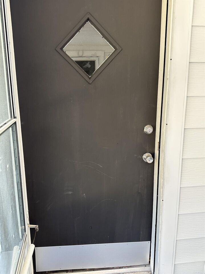 Property Photo:  907 Calhoun  AR 71753 