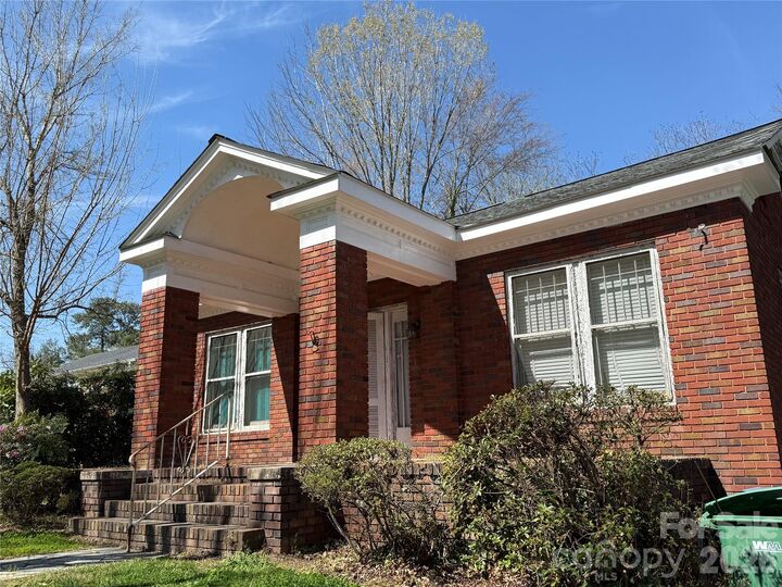 Property Photo:  1011 E Main Street  NC 28001 