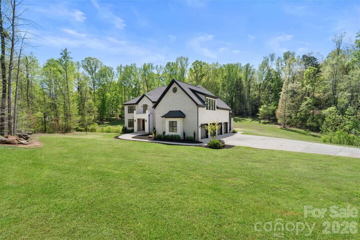 Property Photo:  7021 Stirrup Court  NC 28104 