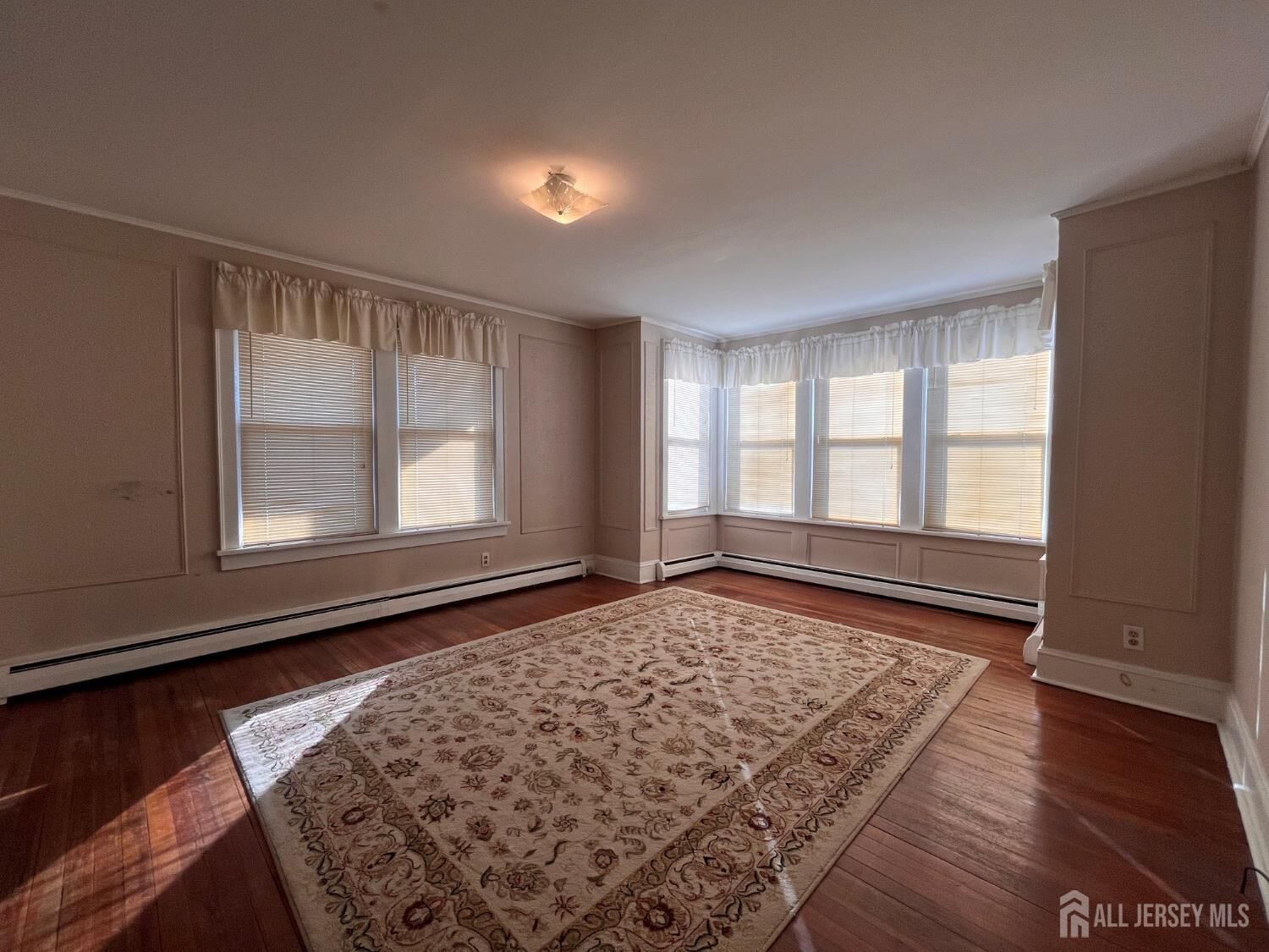 Property Photo:  342 Shoreland Circle  NJ 08879 