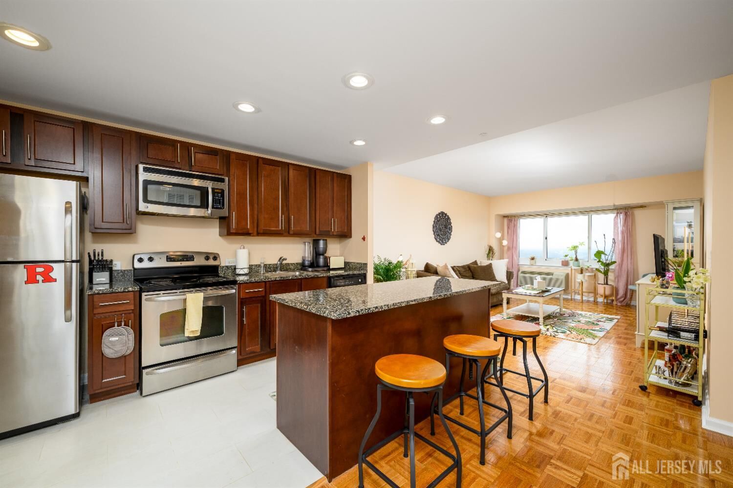 Property Photo:  110 Somerset Street 2103  NJ 08901 