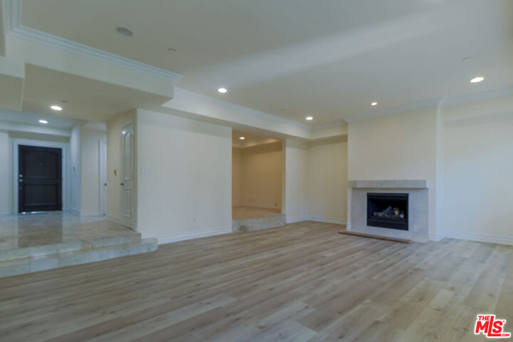 Property Photo: 132 S Crescent Dr CA 90212