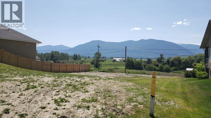 Property Photo:  909 Selkirk Drive  BC V0B 1G3 