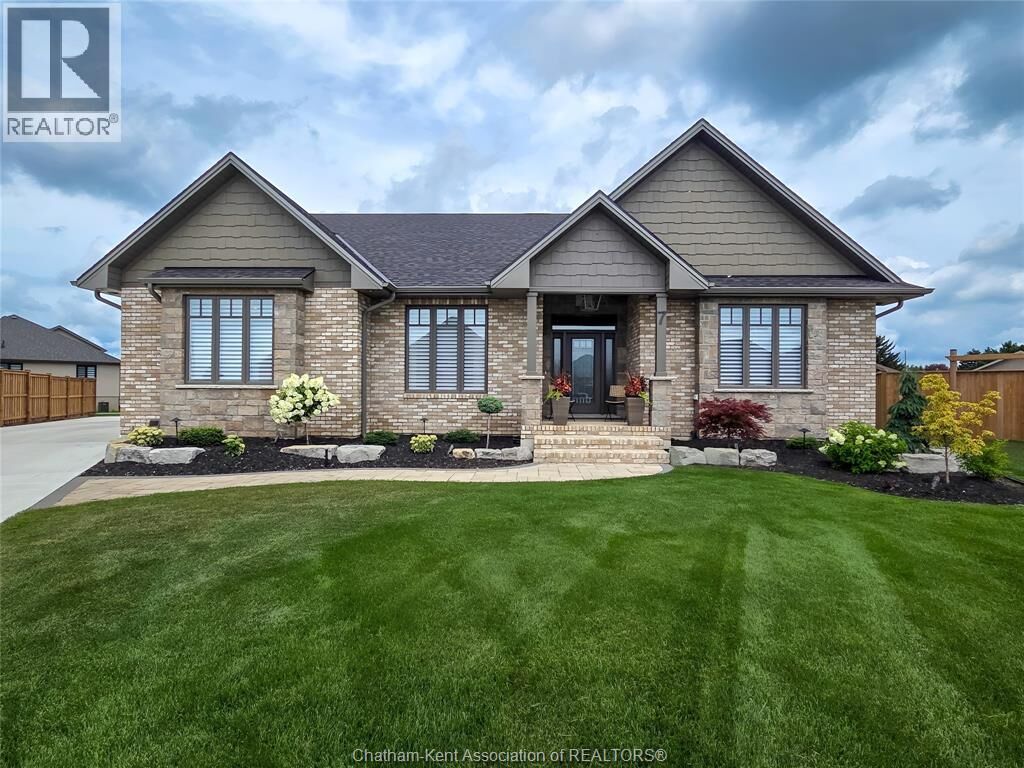 Property Photo:  7 Tracy Drive  ON N7M 0S8 