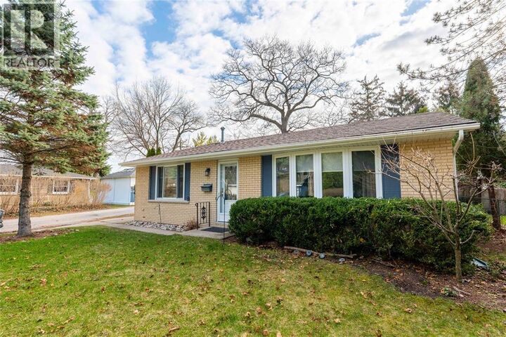 Property Photo:  1644 Tyrie Drive  ON N7V 3P7 