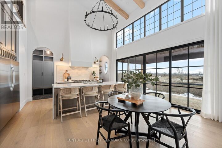 Property Photo: 862 White Pine Street ON N6G 3X9