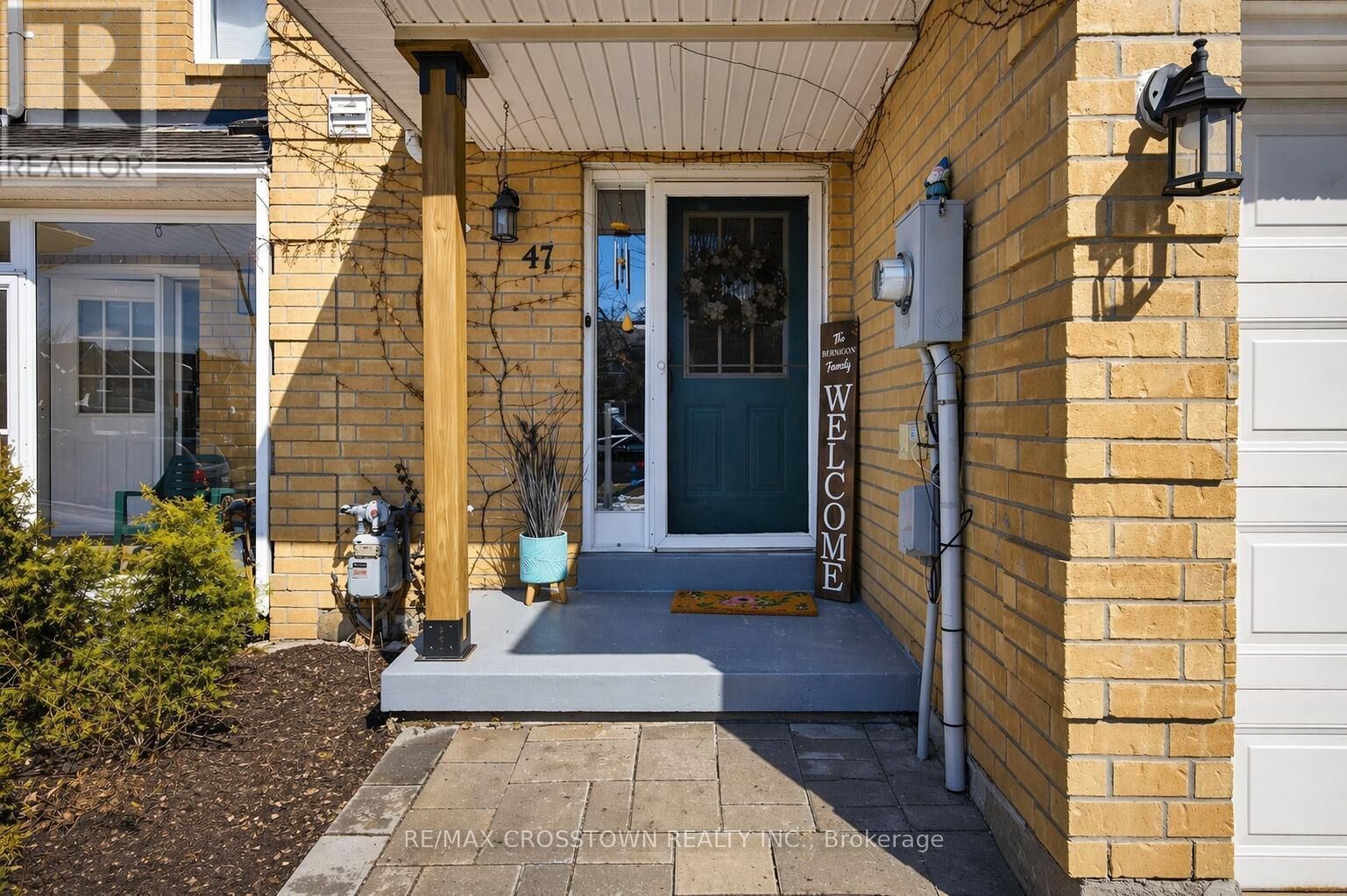 Property Photo:  47 Lyfytt Crescent  ON L4N 7X5 