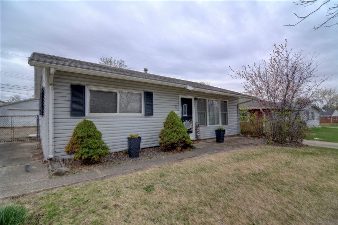 Property Photo:  11 Meadow Terrace Drive  IL 62521 