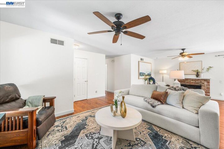 Property Photo: 1228 Shelburne Rd CA 94551