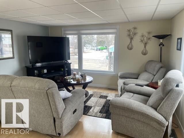 Property Photo: 46 Round Road NW AB T6P 1B3