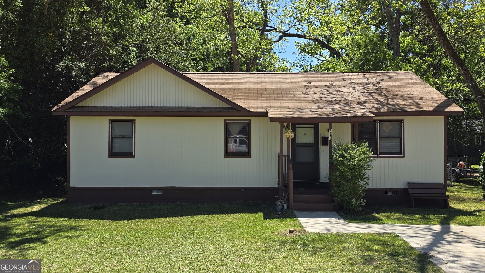 Property Photo:  3724 Log Cabin Drive  GA 31204 