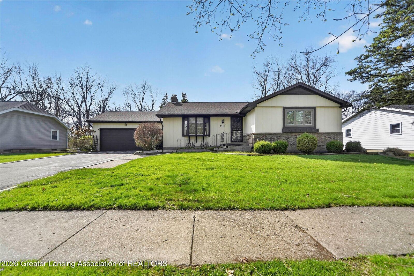 Property Photo:  1411 Chester Road  MI 48912 