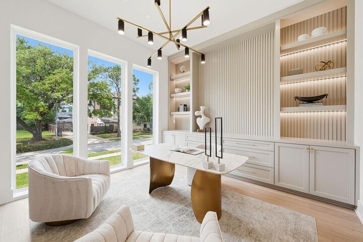 Property Photo: 5011 Glenmeadow Drive TX 77096
