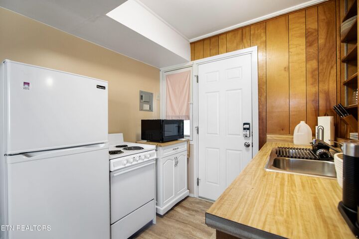 Property Photo: 111 Vienna Rd TN 37830