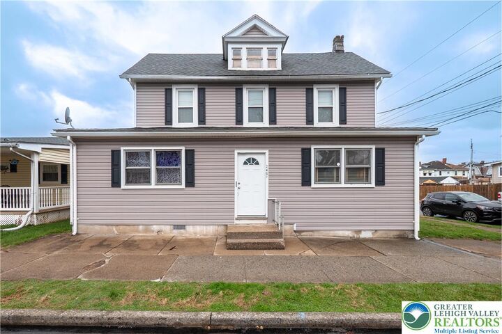 Property Photo:  2401 Birch Street  PA 18042 