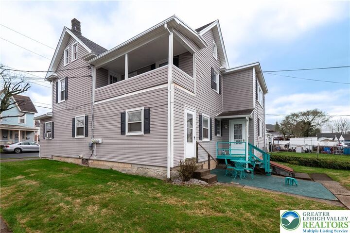 Property Photo:  2401 Birch Street  PA 18042 