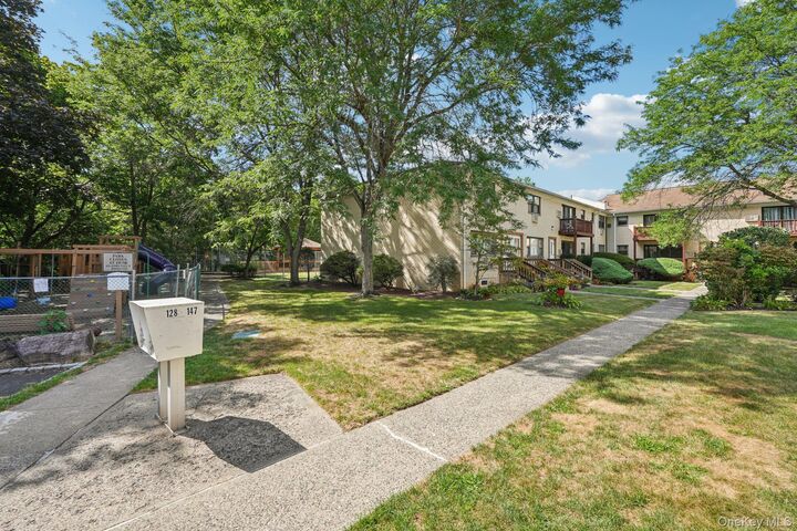 Property Photo:  148 Sneden Place W 148  NY 10977 