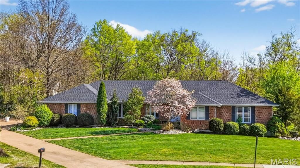 Property Photo: 790 Villa Gran Way MO 63026