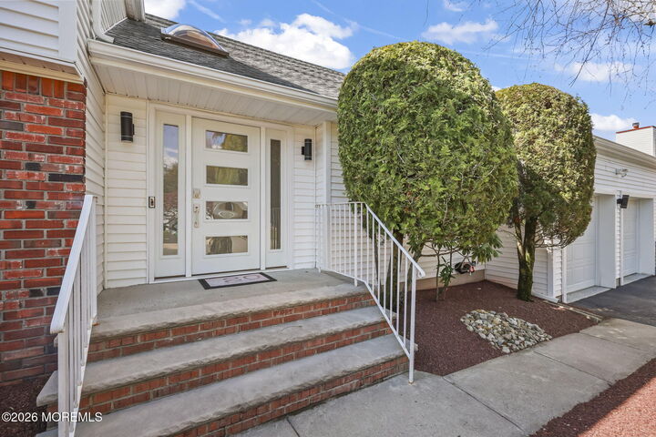 Property Photo:  20 Colts Run  NJ 07746 