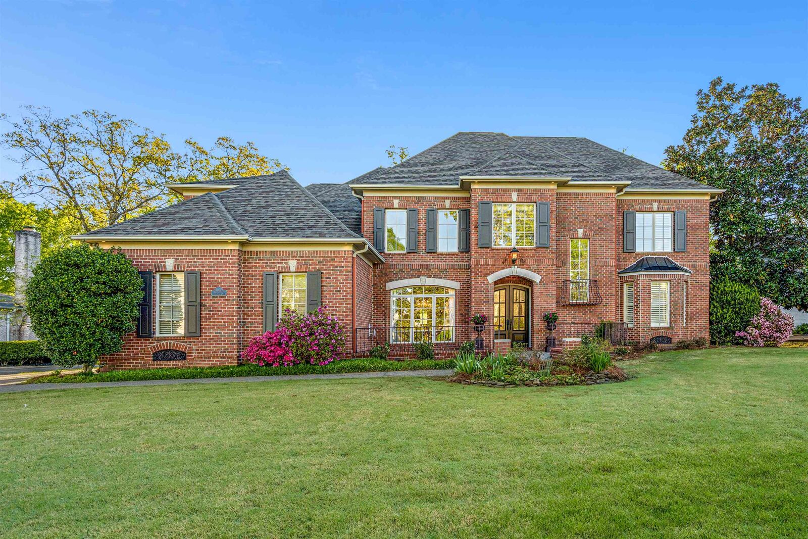 Property Photo: 3084 Devonshire Way TN 38139