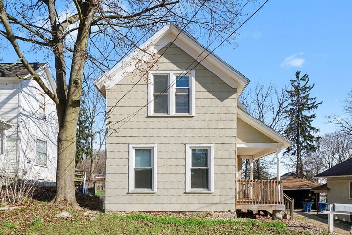Property Photo:  1302 Ogden Ave  MI 49006 