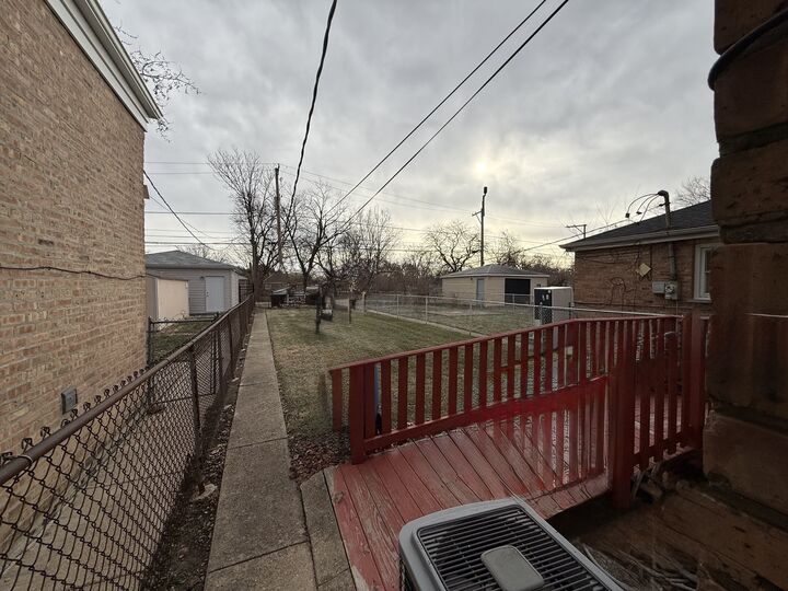 Property Photo:  
