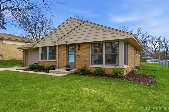 Property Photo:  116 Briar Lane  IL 60542 