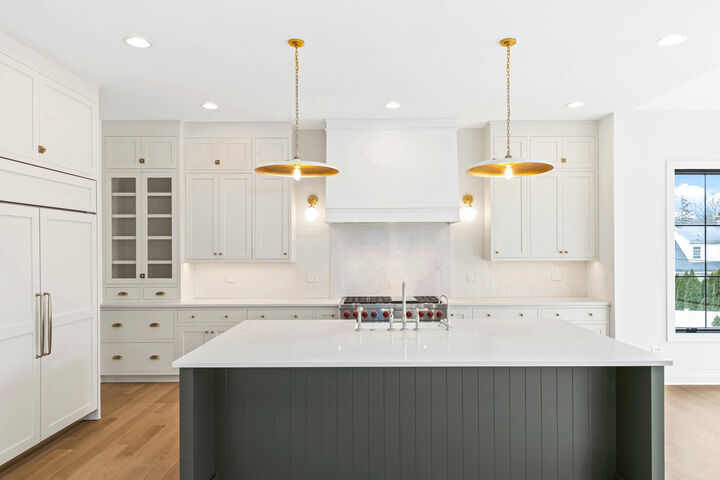 Property Photo:  1310 N Eagle Street  IL 60563 