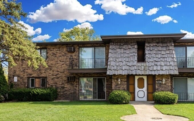 Property Photo:  5739 129th Street 1B  IL 60418 