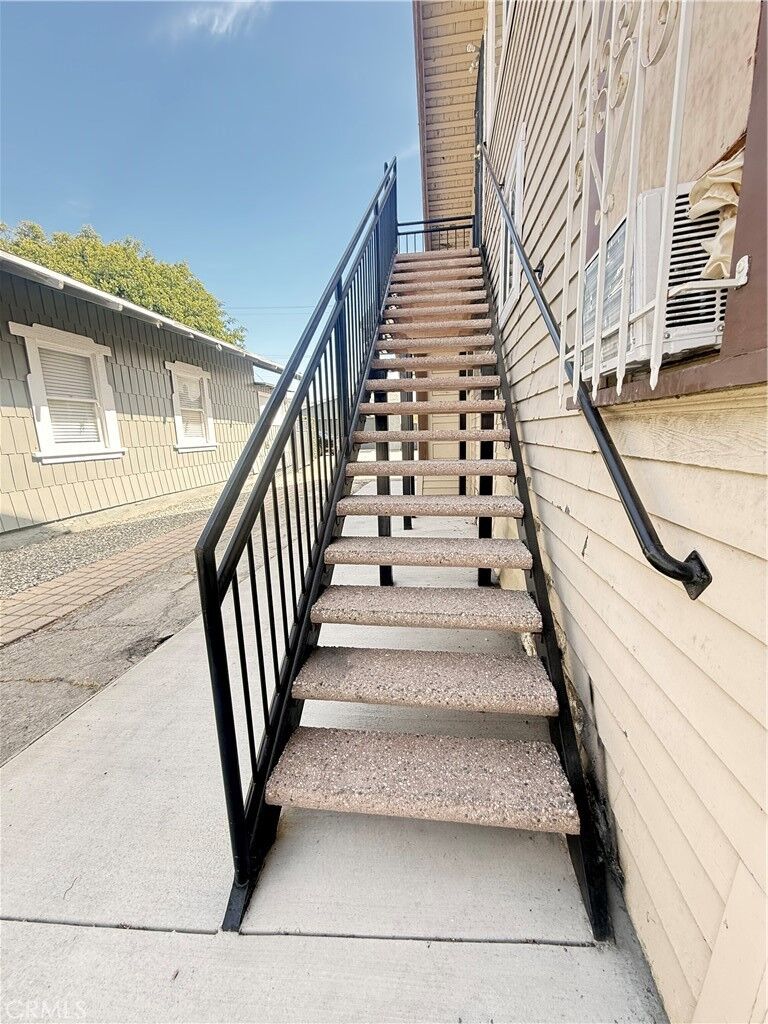 Property Photo:  328 S 6th  CA 91801 