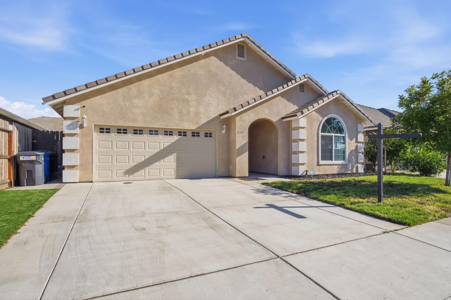 Property Photo:  215 E Hawkeye Avenue  CA 95380 