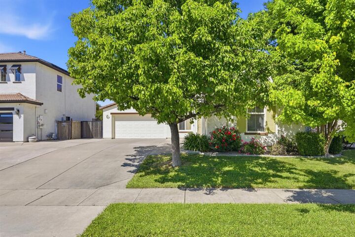 Property Photo:  5515 Jerry Litell Way  CA 95835 