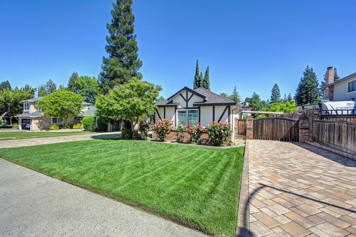 Property Photo: 5100 Oak Point Way CA 95628