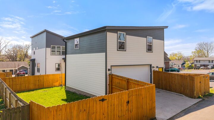 Property Photo:  2520 Delk Ave  TN 37208 